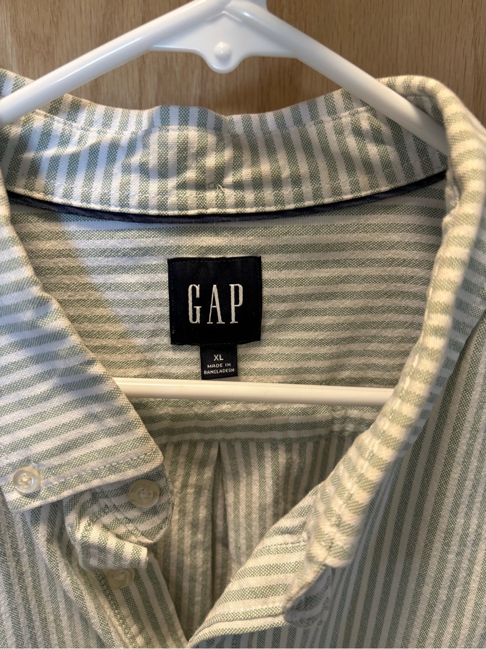 GAP Men's Light Blue and White Striped Button-Down Shirt - Picture 2 of 2